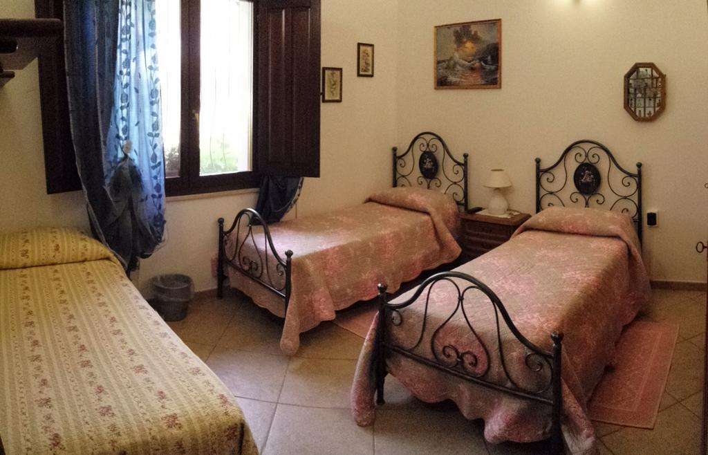 Marrùbiu Il Vecchioliveto Di Ornella Bed & Breakfast 部屋 写真